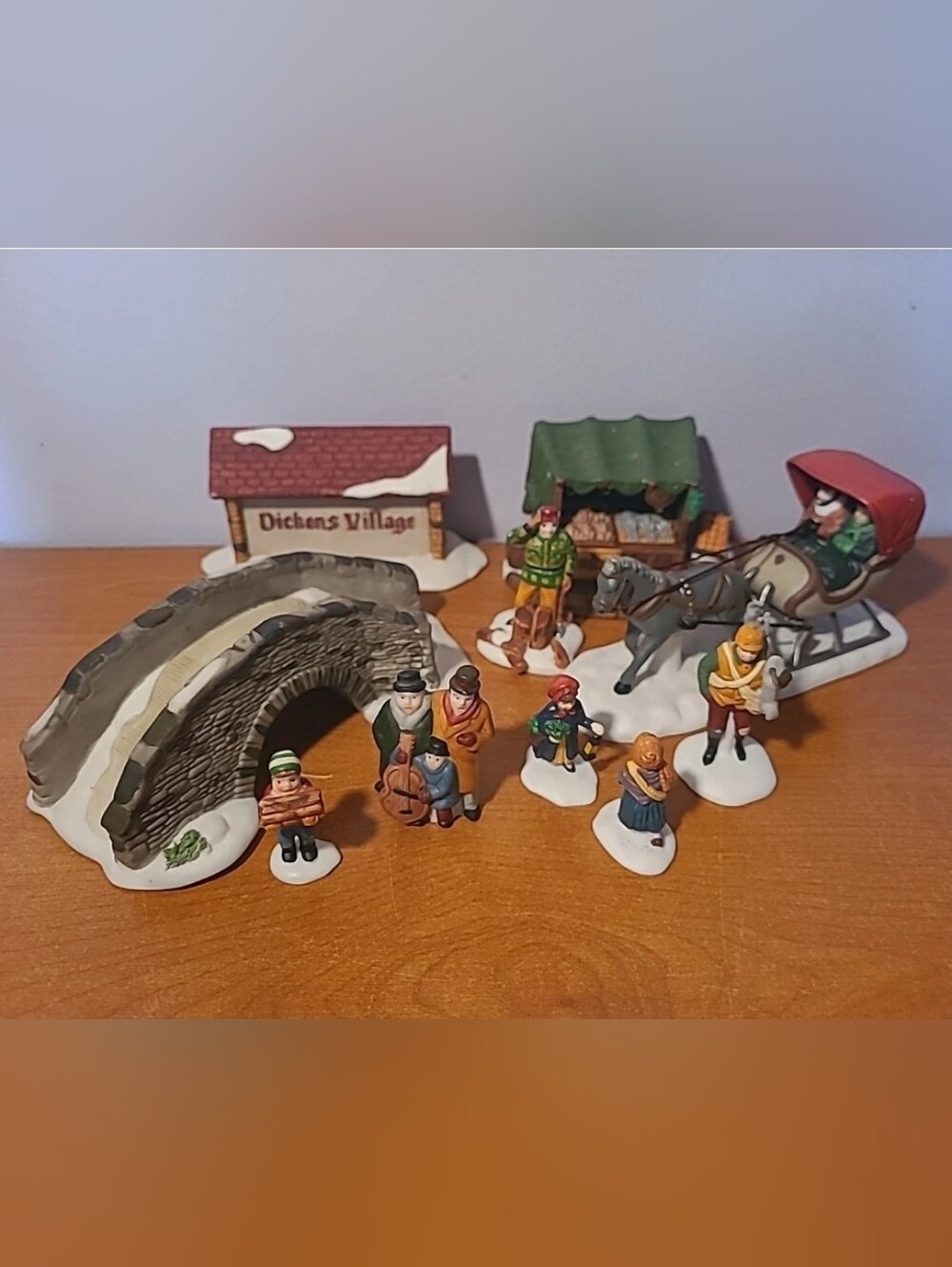 Miscellaneous Lot Department 56 Christmas Figurines - Picture 2 of 15